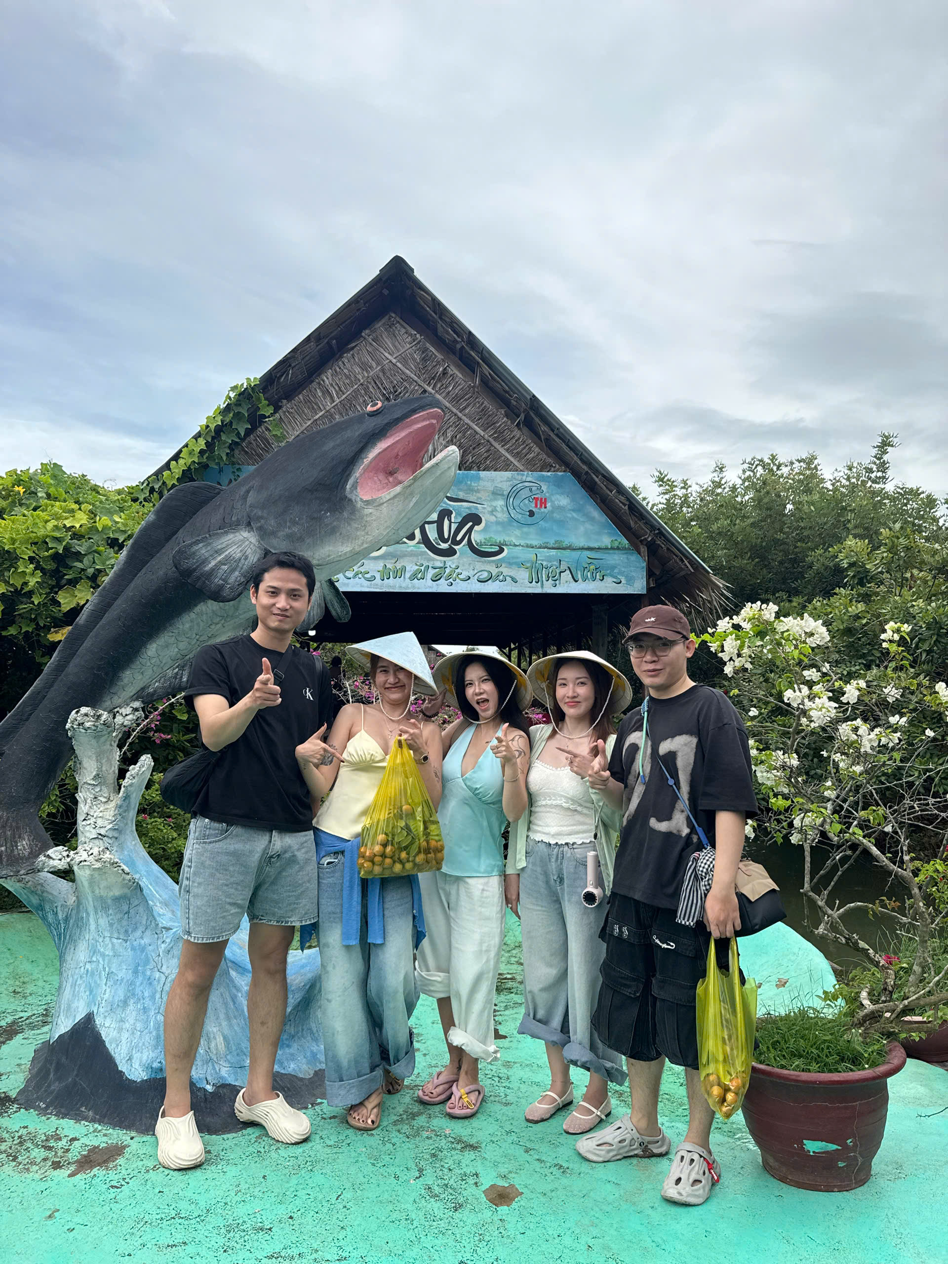 Trải nghiệm hái trái cây tại vườn cùng Cát Cát Travel