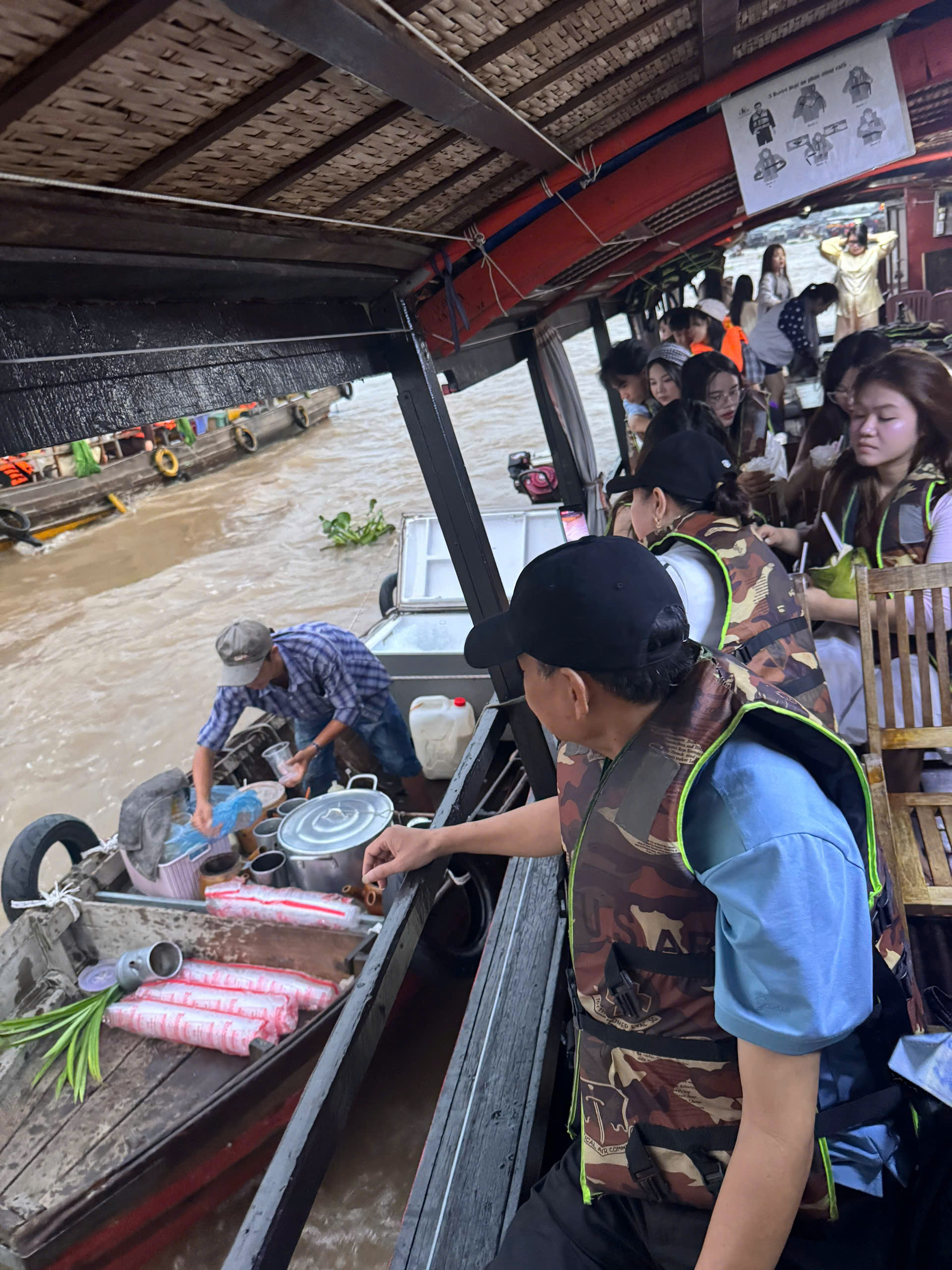 Check-in chợ nổi Cái Răng với góc nhìn nghiêng